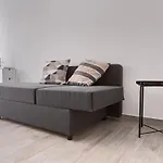 Flora\'S Apartment